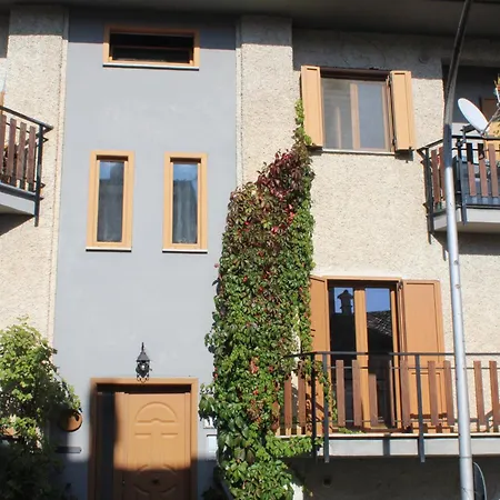 Favelle House Apartment *