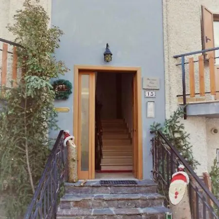 アパート Favelle House