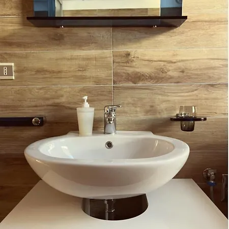 Favelle House Apartment *